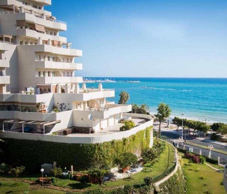 Apartamentos Holidays Benalbeach Benalmadena Exterior photo